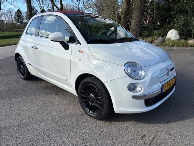 
								Fiat 500 Benzine full									